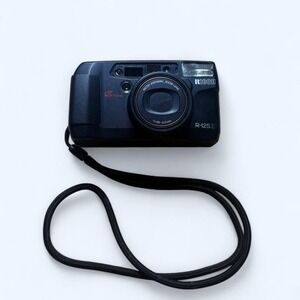 Vintage Ricoh R-125Z compact 35mm film camera